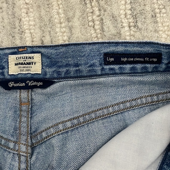 Citizens of Humanity Liya High Rise Classic Fit Crop | Torn - Picture 7 of 9